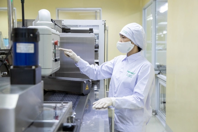 Sản xuất thuốc tại Traphaco đảm bảo tuân thủ các quy trình nghiêm ngặt. Ảnh: Traphaco
